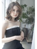 ミストバングミディアムくびれウルフレイヤー20代30代40代