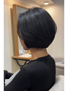 フルール バイ サファリ(fleur by safari) ブルーブラック/ショートボブ/30代/薬院/久保