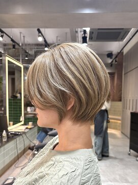 ロンドクロエ 横浜(Lond Chloe) ★一回ブリーチで出来るミルクティーショートボブ