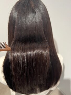 うるツヤ　髪質改善ロングストレート