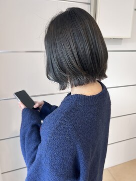 シー(she.) アッシュグレー　グレー　暗髪　アッシュ