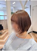 顔まわりレイヤーショートボブ