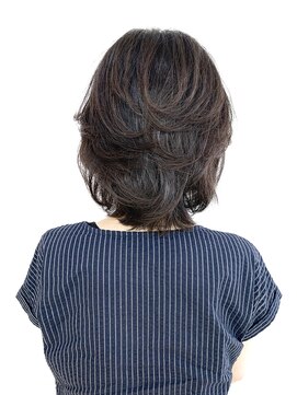 クオリス 上板橋店(QUALIS) 40代50代★レイヤーカット 肩ライン前上がりロブヘアー