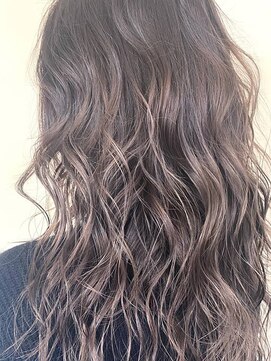 カルフール 草加本店(Carrefour) ナチュラルなグレージュ