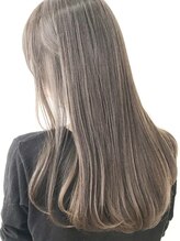 いつも縮毛矯正をすると【ツンとなり不自然なのが悩みです・・・】柔らか縮毛矯正はどのようなものですか？