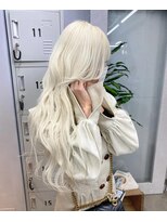 ジーナ(XENA) 【光】White blonde