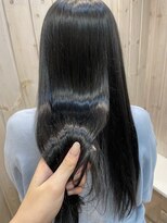 サクラ(SAKURA) ブルーブラック/黒髪ヘア/ストレート/ロング/縮毛矯正/髪質改善
