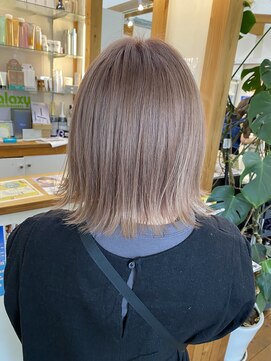 ギャラクシー ヘアードレッサーズ(galaxy hairdressers) ハイトーン外ハネボブ透明感パールベージュカラー