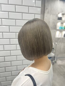 ネウィ 赤羽(newi) 透明感グレージュ