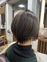 アローズ(arose)&nbsp;赤み消しアッシュショートボブ