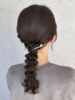 チャルム (Charom) タイト×ふわふわ編み下ろしヘア