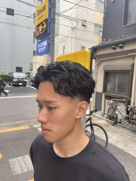 フランクスバーバーリザーブ 人形町店(FRANK’S BARBER RESERVE) ナチュラルパーマテーパーフェードS