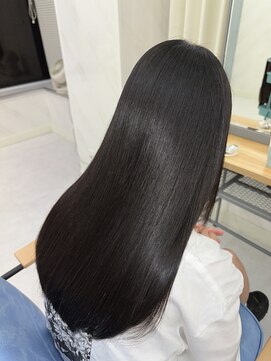 エミン(emyn) 圧倒的艶髪【美髪革命】艶髪/髪質改善/縮毛矯正/代々木