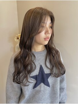 クム(QUMU) ふんわりベージュカラー