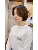 クオート(quoit) 風に舞う軽やかボブと立体カラーで魅せる大人ヘア