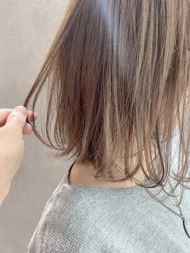 ジーナ 勝どき(Zina) 【Zina】エアリーミディ/黒髪/ホワイトアッシュ/ショートパーマ