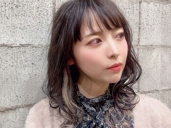 ルリラ(RURIRA)の写真/上品な色味と赤みを抑え"透明感"をプラスした絶妙カラーで、女性らしい柔らかさとこなれ感を演出◇