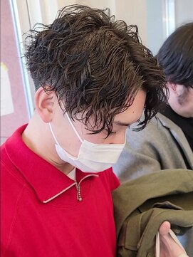 フィフス 原宿(fifth) 刈り上げセンターパートスパイラルツイストパーマツーブロック