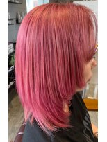 クレヨン ケース(Crayon case)&nbsp;小顔大人可愛いレイヤーカットミディアムヘアチェリーレッド