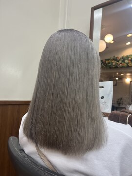 トータルビューティーサロン トップスタイル ホワイトブランドベージュ