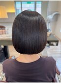 暗めカラー艶ボブスタイル10.22