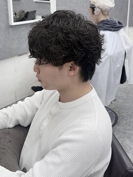 グロップ 町田(GLOP) 作り込みすぎない無造作シャドウ