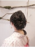 お友達と待ち歩き編込みシニヨンスタイル