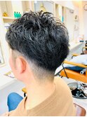 トップの動きを再利用したスッキリ刈り上げスタイル