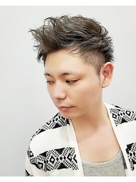 エイム ヘアメイク 横川店(eim HAIR MAKE) ハイライトシルバー×ジェットモヒカン