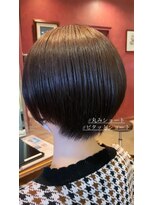 ヴァネッサ VANESSA&nbsp;ピタッと丸みショートボブオリーブベージュ×MIHO