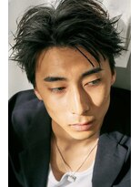 ノイ(noi)&nbsp;センターパートニュアンスパーマ刈り上げツーブロックメンズヘア