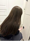 ベリーショート切りっぱなしボブヘアカラーアッシュグレー前髪