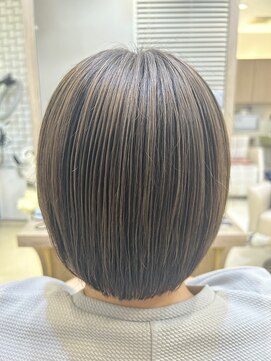 トーチ ヘアーアンドヘッドスパ 銀座通り本店(TORCH hair & head spa) 切りっぱなしボブにパラパラブリーチをデザイン