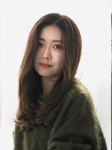 ピエスプリヴェ(PIECE PRIVE)&nbsp;レイヤーカット/顔周りレイヤー/グレージュカラー/透明感カラー