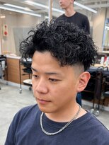 ルースト 南堀江店(ROOST)&nbsp;刈り上げセンターパート/波巻きツイストスパイラル/南堀江