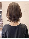 小顔イメチェン、ブルーグレージュカラーくびれレイヤーボブ