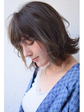 シンヤヘアーズ アルザ通り店(SHINYA HAIRS) 外ハネヌーディボブ