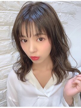 ウーロス(uros.) 暗め透明感カラー