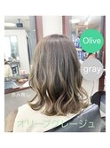 オリーブグレージュ