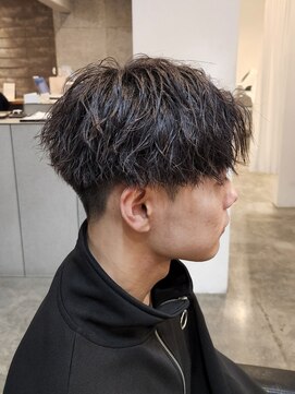 ニアウ 伊勢崎連取店(Niau) 刈り上げセンターパートツイストスパイラルパーマメンズ