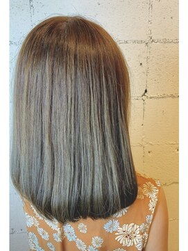 ヘアー ルシア(hair lucia) アプリエカラーで作る透明感グレージュ × ぷつっとライン