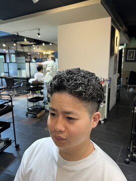 リー 東三国(Lee) メンズパーマ