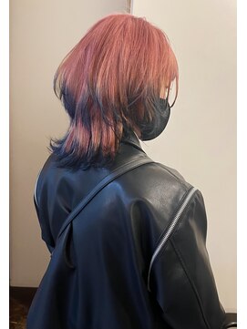 ロチカバイドールヘアー 心斎橋(Rotika by Doll hair) ウルフカット ペールピンク ネイビー デザインカラー