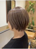 ダブルカラーショートボブインナーカラーハイライトケアブリーチ