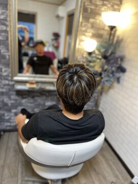 サロネ ディ ルッソ シトミーレ(salone di lusso シトミーレ) ハイライトカラー