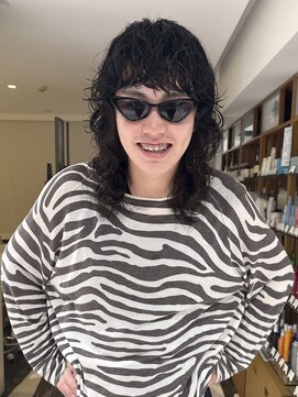 ビファインクーアヴェダ(Be fine coo AVEDA) メンズ　ロング　スパイラルパーマ　メンズレイヤーカット/