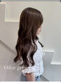 オリーブベージュ