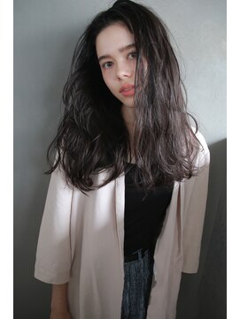 ナヌーク シブヤ(nanuk shibuya) 【nanuk】赤みのないライトブラックカラー◇毛先重めロングヘア