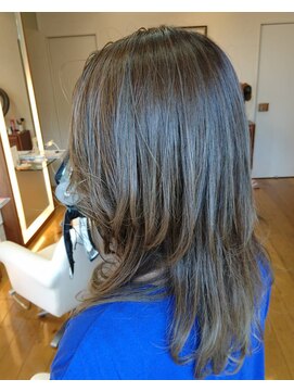 ヘアーシフトミチコ(hair Shift MICHIKO) 外国人風レイヤースタイル