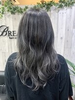 ブリーズ(BREAZE)&nbsp;透明感たっぷりスモーキーシルバー［博多美容室］